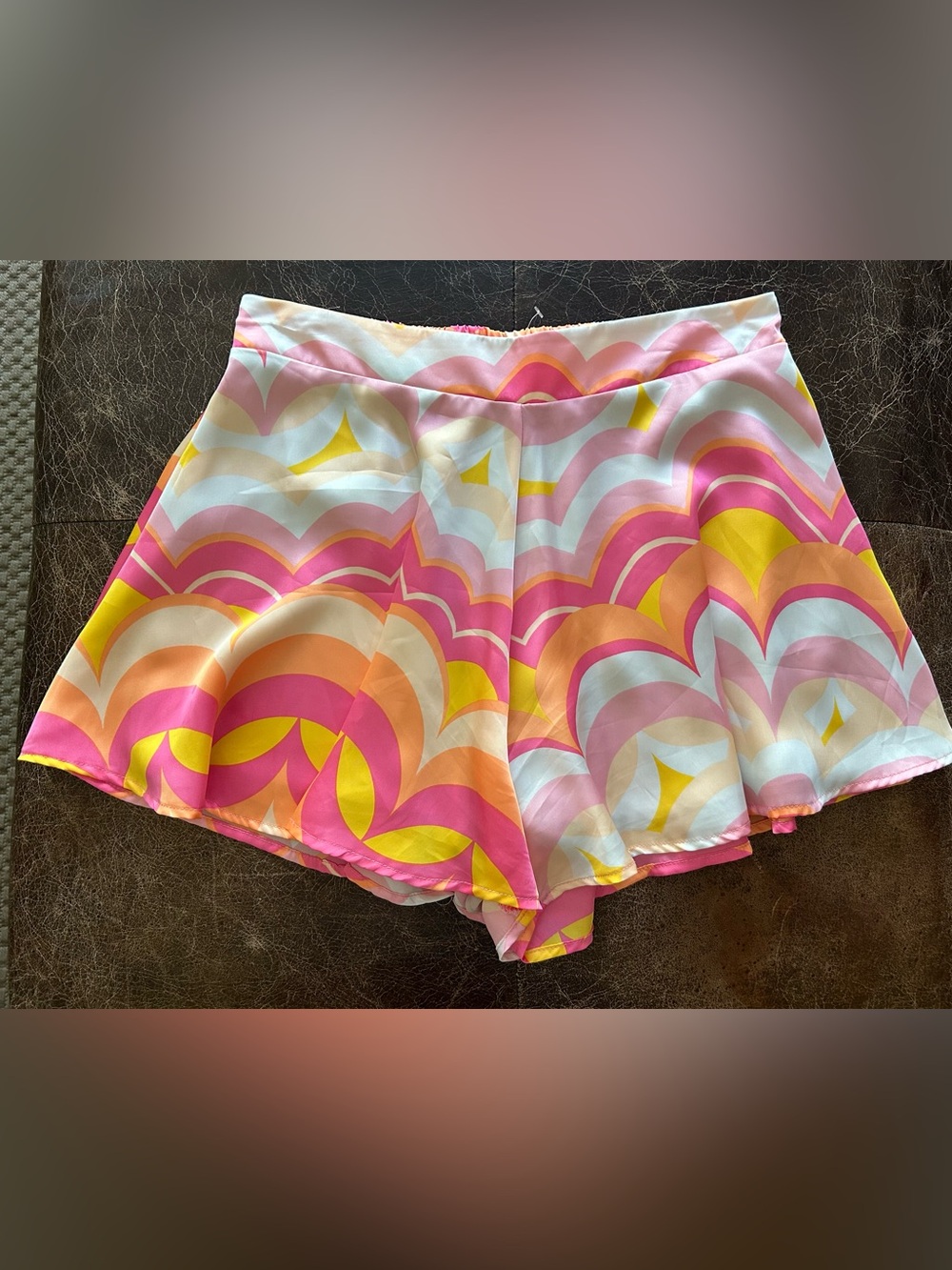Adrienne 70s Retro Inspired Wave Print High-Waist Shorts